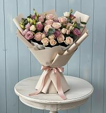 Букет цветов из:  Розы и Лизиантусы в Кондопоге