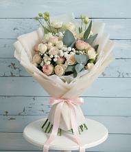 Букет цветов из:  Розы и Лизиантусы #REPLACE_PRED# Кондопоге