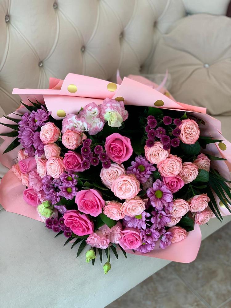 Букет цветов из: Хризантемы, Розы и Лизиантусы в Кондопоге