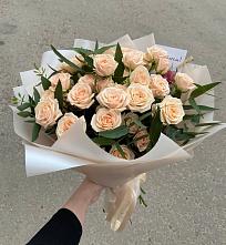 Букет Кремовые розы Латте в Кондопоге