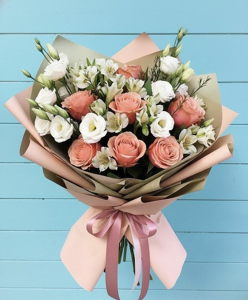 Букет цветов из: Розы, Альстромерии и Лизиантусы в Кондопоге