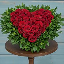 Цветочная композиция из Розы в виде сердца в Кондопоге