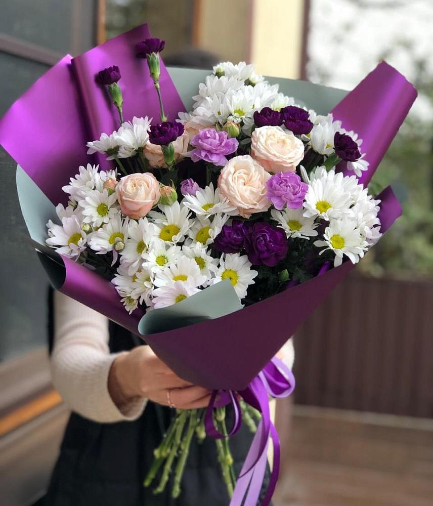 Букет цветов из: Хризантемы, Гвоздики и Розы в Кондопоге