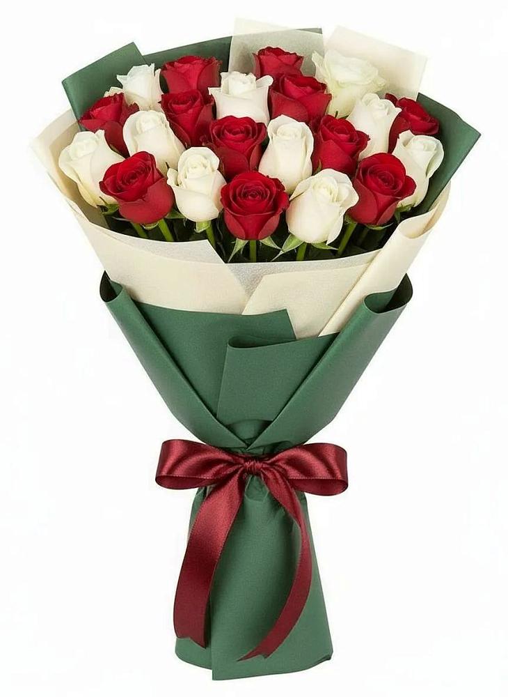Букет Микс из красных и белых роз в Кондопоге