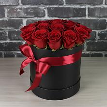 Цветочная композиция из Розы в шляпной коробке в Кондопоге