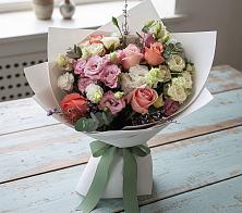 Букет цветов из:  Розы, Лизиантусы и Гвоздики в Кондопоге