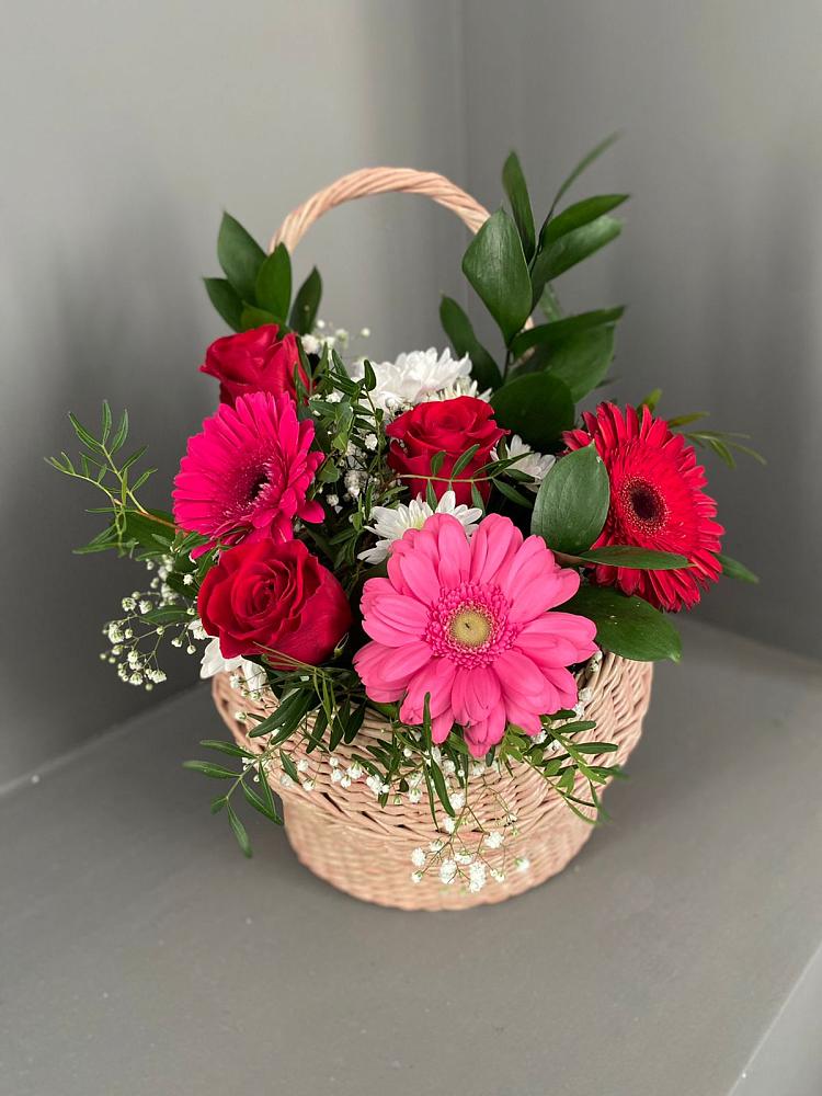 Цветочная композиция из Розы, Хризантемы и Герберы в корзине в Кондопоге